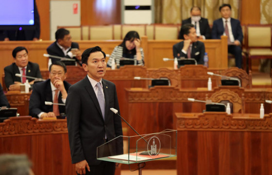 ЦАХИМ ХӨГЖИЛ, ХАРИЛЦАА ХОЛБООНЫ САЙД Н.УЧРАЛ: ЧАДВАРЛАГ, БҮТЭЭМЖТЭЙ ЗАЛУУСААР ЦОМХОН БАГ БҮРДҮҮЛЖ ЯАМНЫ ҮЙЛ АЖИЛЛАГААГ ХЭРЭГЖҮҮЛНЭ