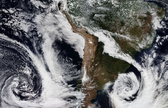 Уур амьсгалын өөрчлөлт хурдсаж, Европ үерт урсаж, Азийн гол, мөрөн ширгэж байна