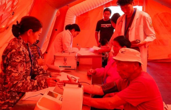 ХЭЭРИЙН ЭМНЭЛГИЙНХЭН АХМАДУУДАД ҮЗЛЭГ ХИЙЛЭЭ 