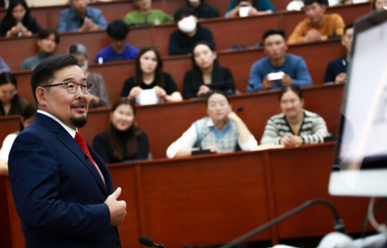  УИХ-ын дарга Г.Занданшатар номын баярт өргөнөөр оролцохыг оюутнуудад уриалав