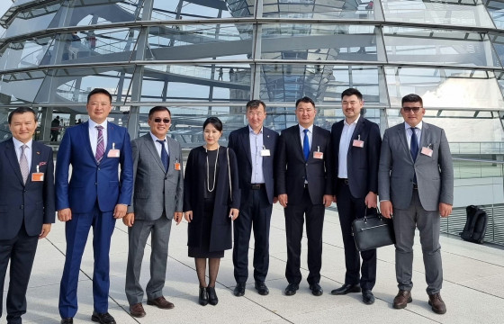 Ардчилсан нам Др.Кристиан Форнектой уулзалт хийжээ