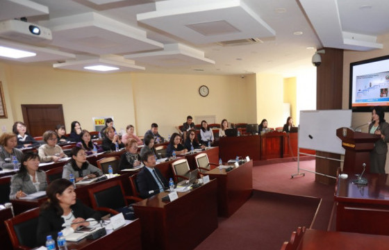 Томоохон худалдааны төвүүдийн эрүүл ахуйч нарыг хүнсний аюулгүй байдлын сургалтад хамрууллаа