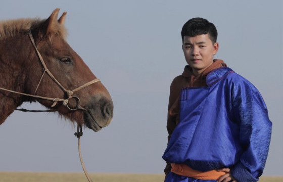 И.МӨРӨН: Ээжийн минь хэлсэн үг намайг сэдэлжүүлж, илүү их хичээх ёстойг сануулдаг даа