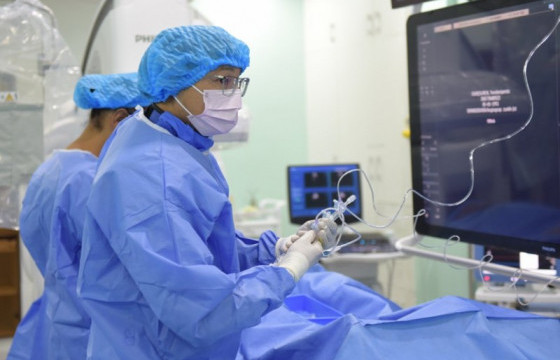 “Зүрхний титэм судасны хүнд хэлбэрийн нарийсал, судасны дисплази” эмчилгээг Улсын нэгдүгээр төв эмнэлэгт нэвтрүүллээ