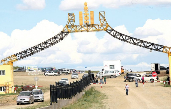 ОХУ-аас Монгол руу орж ирэх гэсэн иргэд Хиагт дээр урт дараалал үүсгэжээ