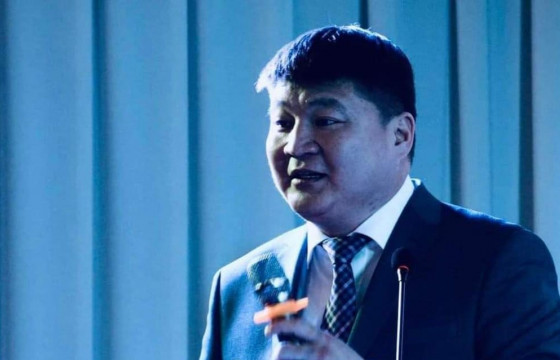 Э.ХҮРЭЛБААТАР: Уншигч таны ширээн дээр хуудас бүрийг нь заавал унших даацтай сэтгүүл тавихыг хүссэн минь ийн биеллээ оллоо