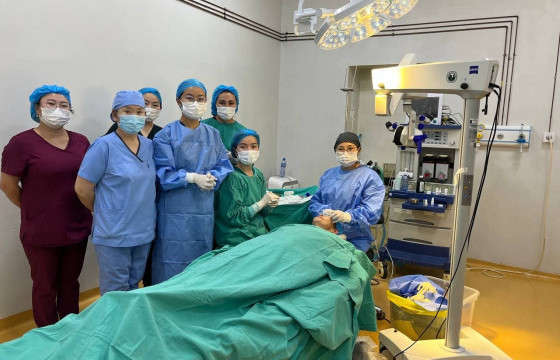 УГТЭ-ийн Нүдний мэс заслын баг Хөвсгөлд ажиллаж, 10 гаруй хүнд мэс засал хийжээ