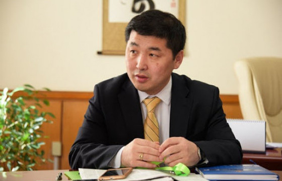 О.БААСАНХҮҮ:УИХ-ын зарим гишүүн Финланд явж, Улс төрийн намын тухай хууль судалсан гэсэн. Явахаасаа өмнө надаас зөвлөгөө авах байсан юм