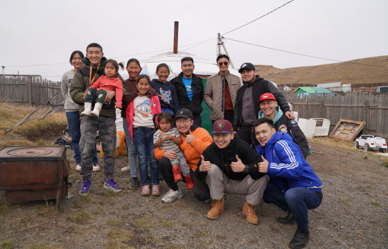 “Залуус нийгмээ хайрлая” сайн үйлсийн аяныг зохион байгууллаа