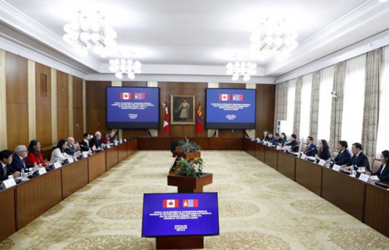 УИХ-ын дарга Г.Занданшатар, Канад Улсын Парламентын Сенатын танхимын дарга Жорж Ж.Фюри нар албан ёсны хэлэлцээ хийлээ