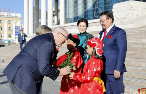 УИХ-ын дарга Г.Занданшатар Канад Улсын Парламентын Сенатын танхимын дарга Жорж Ж.Фюриг угтан авлаа