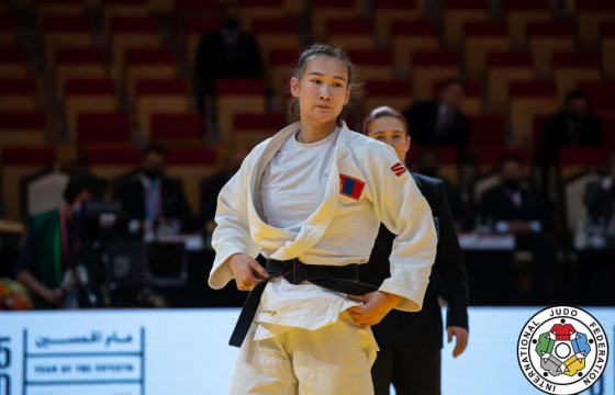 Ц.Энхчимэг Япон Улсын бөхөд ялагдан тэмцээнээ дуусгалаа