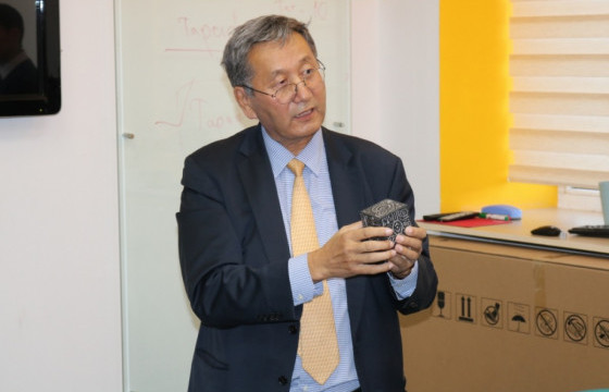 МУИС-ийн захирлын үүргийг түр орлон гүйцэтгэгчээр Ардын багш Д.Бадарчийг томилжээ