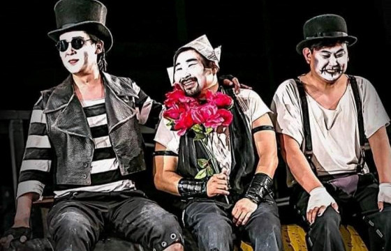 Буриадын театрынхан