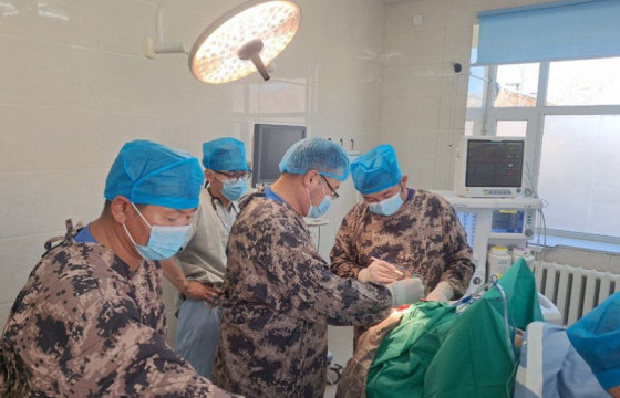 УГТЭ-ийн мэргэжлийн баг Баян-Өлгий, Завхан аймагт ажиллах үеэрээ гавлын яс нөхөн сэргээх мэс заслыг хийжээ