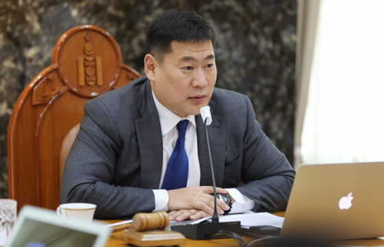 Л.ОЮУН-ЭРДЭНЭ: Орон нутагт ажиллаж, амьдрах орчныг бүрдүүлж, төвлөрлийг бууруулна