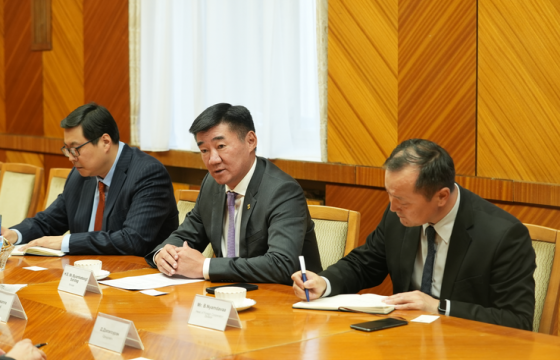 ЕСБХБ-тай хамтарч авто болон төмөр замын шинэ төслүүд хэрэгжүүлэхийг зорьж байна