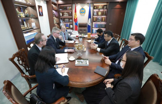 Их Британийн Парламентын гишүүн, Худалдааны элчийг хүлээн авч уулзжээ