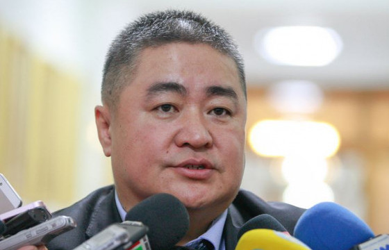 Ж.ГАНБАТ: НАМАЙГ “ЭТТ” ХК-Д ТОМИЛОГДОХОД ХУВИЙН КОМПАНИД ДАВУУ БАЙДАЛ ОЛГОХУЙЦ 20 ТЭРБУМ ТӨГРӨГИЙН ГҮЙЛГЭЭ ХИЙХ ГЭЖ БАЙСАН ТУЛ ДӨРВӨН ХҮНИЙГ АТГ-Т ӨГЧ, АЖЛААС НЬ ЧӨЛӨӨЛСӨН