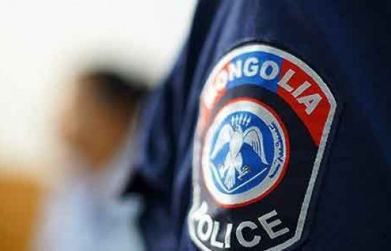 Мандал сумын цагдаа З нь өөртөө давуу байдал олгож, төрийн байгууллагад их хэмжээний хохирол учруулжээ 