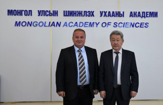 АРХЕОЛОГИЙН 15 БОТЬ НОМЫГ ТУРК ХЭЛЭЭР ОРЧУУЛНА