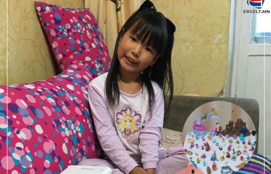 ӨНДГӨН ШОКОЛАДНЫ ТОГЛООМ ЦУГЛУУЛАГЧ Д.АНУЖИН: Өндгөн шоколадны сав надад ид шидтэй юм шиг санагддаг болохоор тоглоомыг нь цуглуулах дуртай 