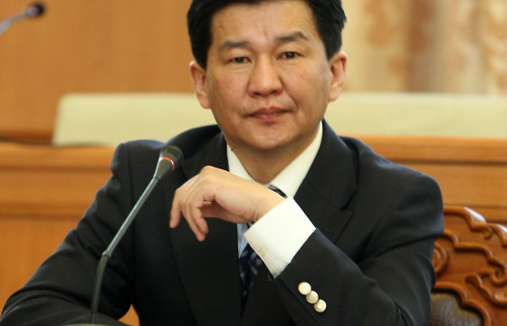  Ц.ДАВААСҮРЭН: УИХ-ын гишүүдийн Хөгжлийн банкнаас авсан зээлийг Засгийн газраар төлүүлэх гэж байна