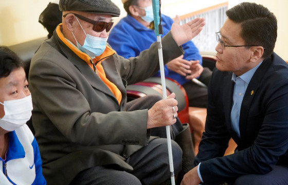 ХНХЯ-ны сайд Т.Аюурсайхан Төв аймгийн Батсүмэр сум дахь Ахмад настны үндэсний төвд ажиллалаа