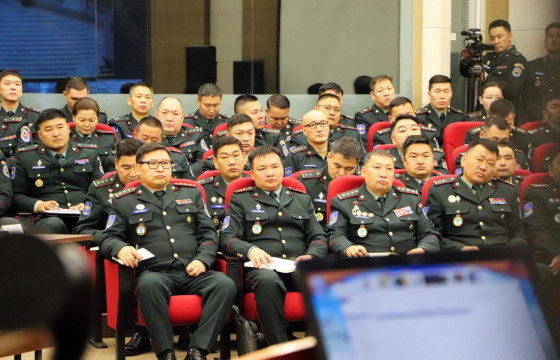 БАТЛАН ХАМГААЛАХ, ЗЭВСЭГТ ХҮЧИН АВЛИГА, АШИГ СОНИРХЛЫН ЗӨРЧЛӨӨС АНГИД БАЙХ ТАЛААР УДИРДЛАГЫН МАНЛАЙЛЛЫГ ХЭРЭГЖҮҮЛЭН АЖИЛЛАЖ БАЙНА 