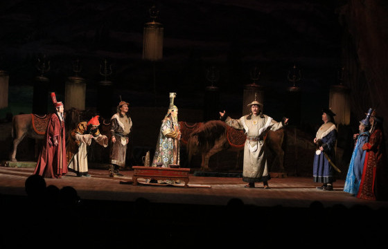 Төрийн шагналт Б.Шаравын 