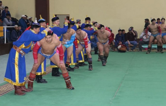 Өсвөрийн мянган бөхийн барилдаан Говь-Алтай аймгийн төвд боллоо