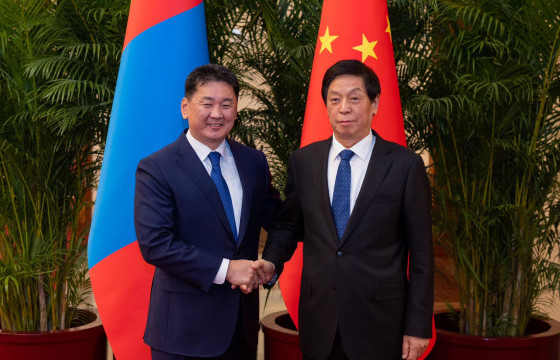 Монгол Улсын Ерөнхийлөгч У.Хүрэлсүхэд БНХАУ-ын Бүх Хятадын Ардын Төлөөлөгчдийн Их Хурлын Байнгын хорооны дарга Ли Жаньшу бараалхав