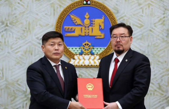 Хууль тогтоомжийн тухай хуульд нэмэлт, өөрчлөлт оруулах тухай хуулийн төслийг өргөн мэдүүллээ