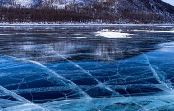 СЭРЭМЖЛҮҮЛЭГ: Нуурын толио болон гол, мөрний нийт уртын дагууд мөсний зузаан харилцан адилгүй байна