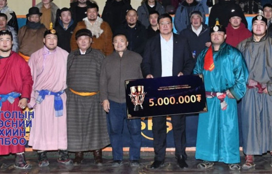 Архангайн баг ялалт байгуулснаар шагналын таван сая төгрөгөө гардлаа