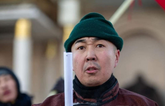 ЖҮЖИГЧИН У.ЦОГТБАЯР: МАРГААШ 12:00 ЦАГ ГЭХЭД НҮҮРСНИЙ ХУЛГАЙЧДЫН НЭРСИЙГ ОЛОН НИЙТИЙН ӨМНӨ ЗАРЛАХГҮЙ БОЛ ЗАЛУУС ТЭМЦЛИЙН ХУРЦ ХЭЛБЭРТ ШИЛЖИНЭ