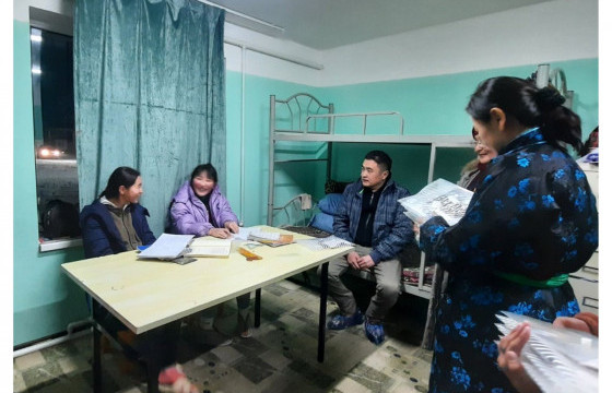 Орон нутаг дахь дотуур байрын нөхцөл байдлыг шалгаж, арга хэмжээ авч ажиллажээ