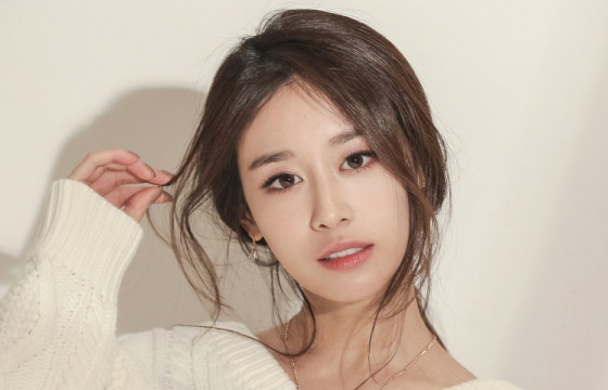  T-ara хамтлагийн дуучин Пак Жи Ён хуримаа хийлээ 