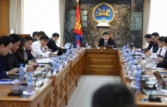 Засгийн газар ээлжит бусаар хуралдаж байна