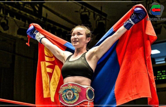  О.ЕСҮГЭН: Бүсээ зүүгээд  улсынхаа тугийг нөмрөөд зогсох агшин маш гоё байсан