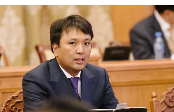 Т.ДОРЖХАНД: Нүүрсний хулгайн хэрэгт жараахайнууд өртөөд жинхэнэ акулууд нь үлдчихлээ