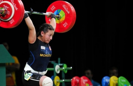 М.Анхцэцэг түлхэлтэй өргөлтөөр дэлхийн аваргын мөнгөн медаль хүртлээ