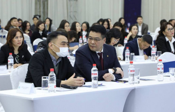 Эрүүл мэндийн салбарын санхүүжилтийн шинэчлэлийн явцыг хэлэлцэж байна