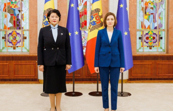 Элчин сайд Л.Саянаа Итгэмжлэх жуух бичгээ өргөн барилаа