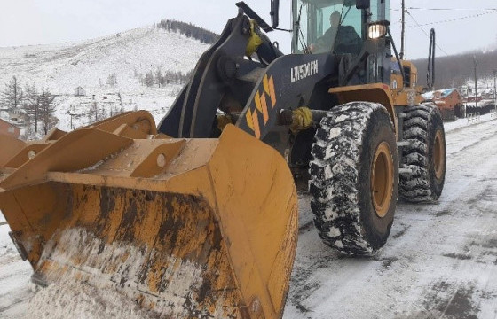 Халтиргаа гулгаанаас сэргийлж 330 тонн бодис, 577.7 тонн давс цацлаа