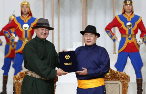 Хархорум хот байгуулах тухай баримт бичигт гарын үсэг зурлаа