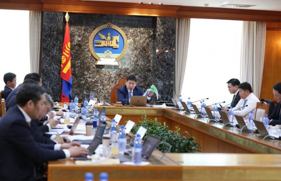 Засгийн газар сургууль, цэцэрлэг, дотуур байрны нүхэн жорлонг ариун цэврийн байгууламжаар солих асуудлыг хэлэлцэж байна