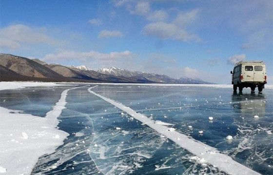 СЭРЭМЖЛҮҮЛЭГ: Нуурын мөс цөмөрч, 49 настай эрэгтэй живж, нас баржээ