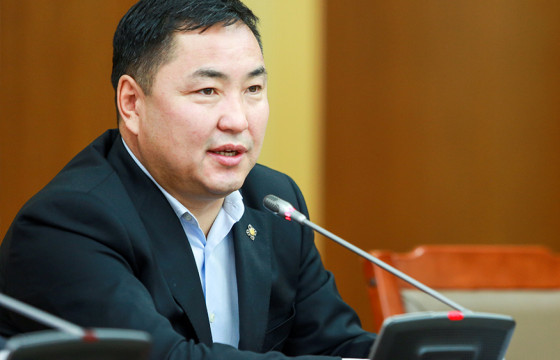  Б.ПҮРЭВДОРЖ: “Хөрөнгө оруулалтын банкны тухай” хууль “BANK OF CHINA”-ийн явуулгаар орж байгаа	