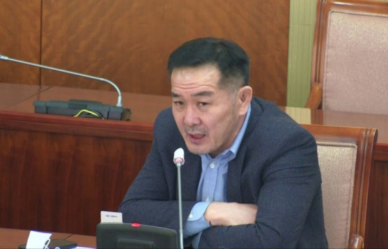 Ц.ЦЭРЭНПУНЦАГ: Хөрөнгө оруулагчид 200-300 тэрбум төгрөгөөр банк байгуулж байна